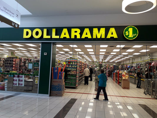 Quelle Économie et consommation au Québec ?  Dollarama, leader des prix bas, et les nouveaux avantages Costco